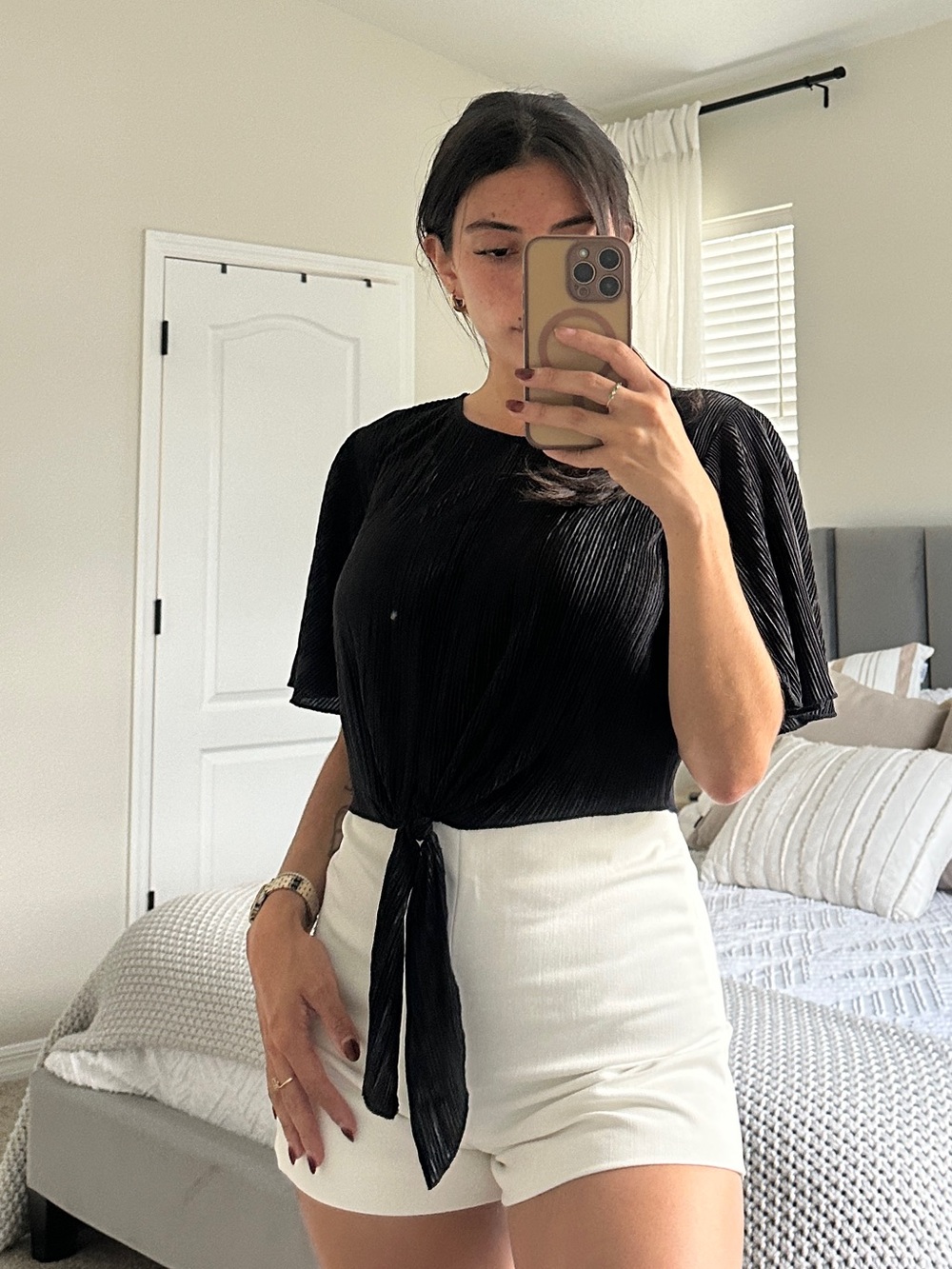 Forever 21 Black Tie-Front Crop Top